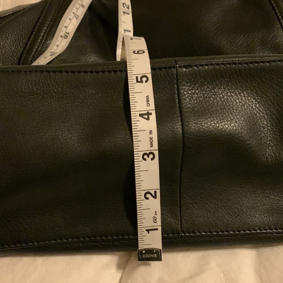 B. Makowsky Black Leather Satchel/Crossbody - Picture 8 of 8